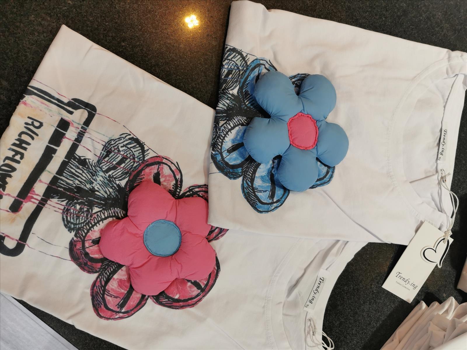 Miss Furs GmbH - MISS FURS Damenmode - Accessoires, Sportswear, Jeans, Tops, Bags