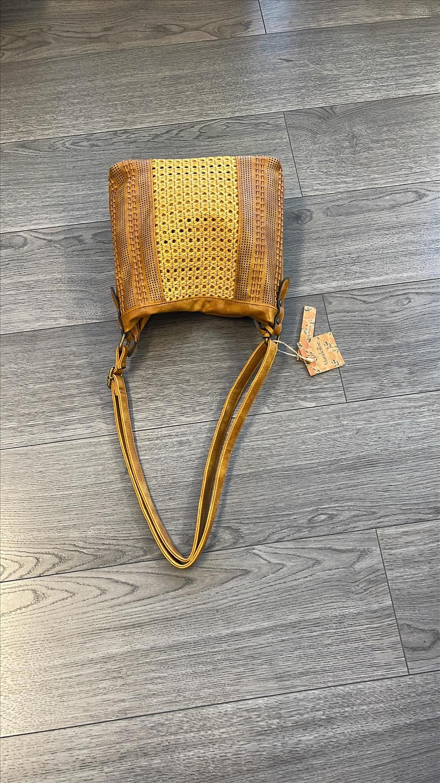König Taschen Großhandel - Taschen, Abendtaschen, Schuhe