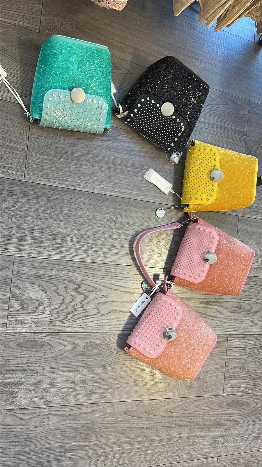 König Taschen Großhandel - Taschen, Abendtaschen, Schuhe