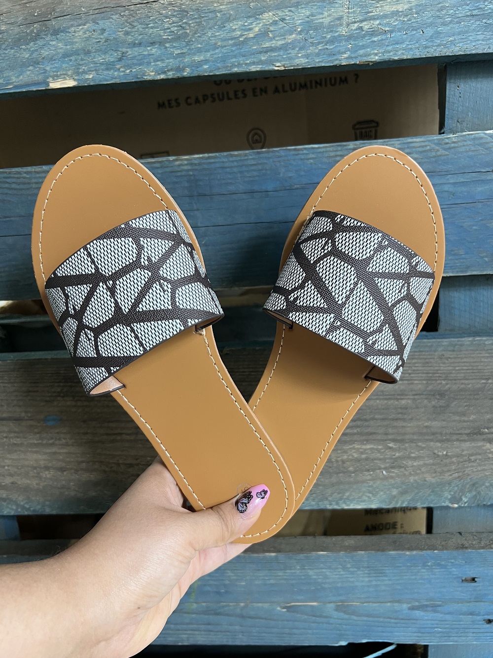Lujah Shoes (Schuhgrosshandel)