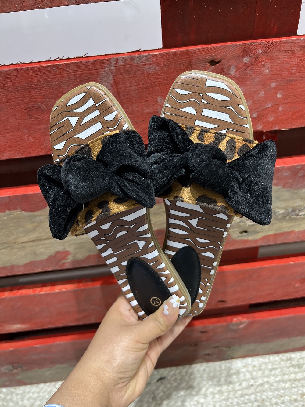 Lujah Shoes (Schuhgrosshandel)