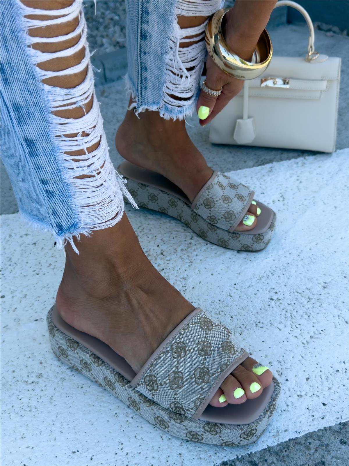 efashion s.r.o. - DOB;Accesoires;Schuhe;Young Fashion - Medvedov