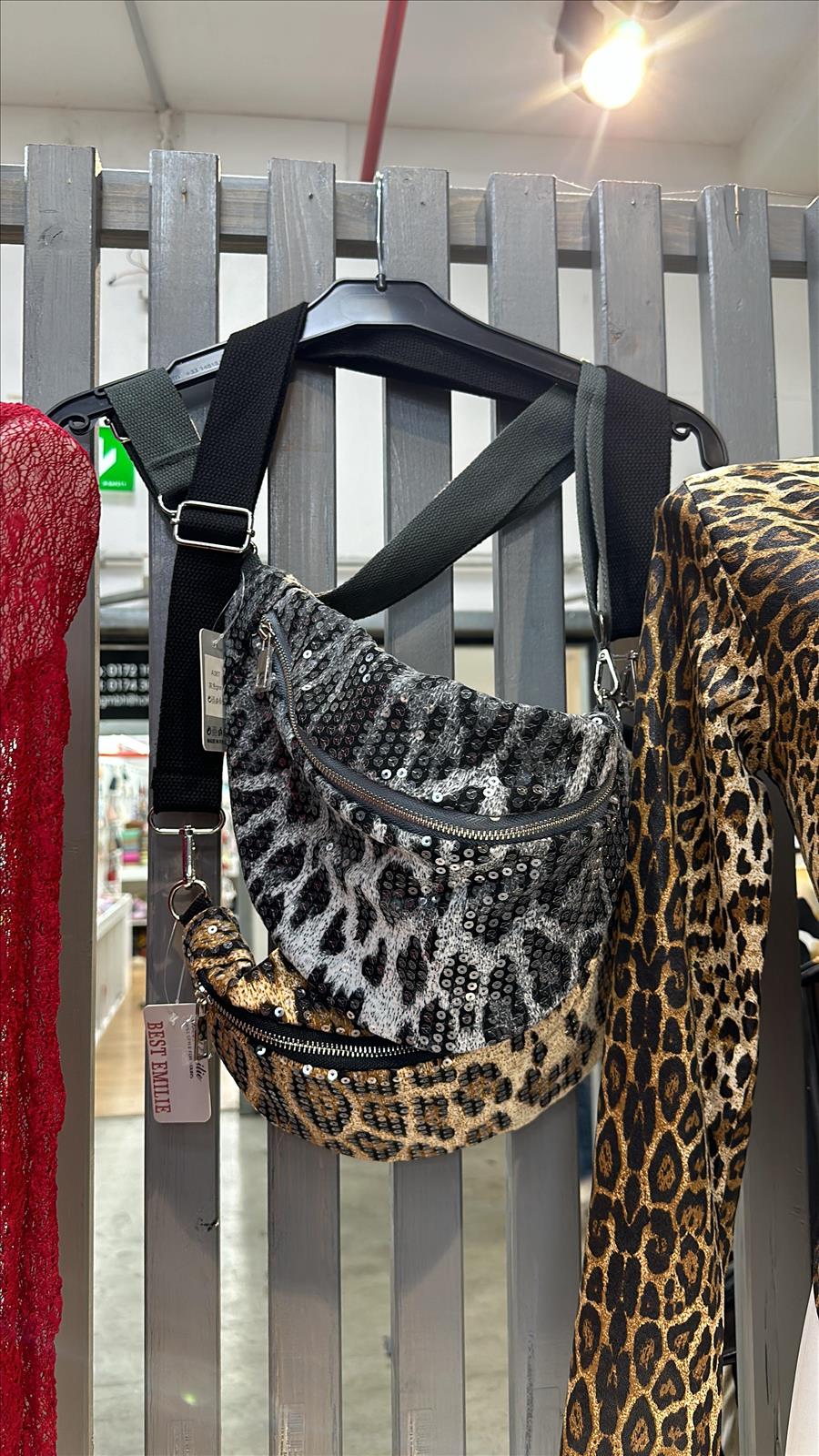 Yoken GmbH - Young Fashion Damenbekleidung
