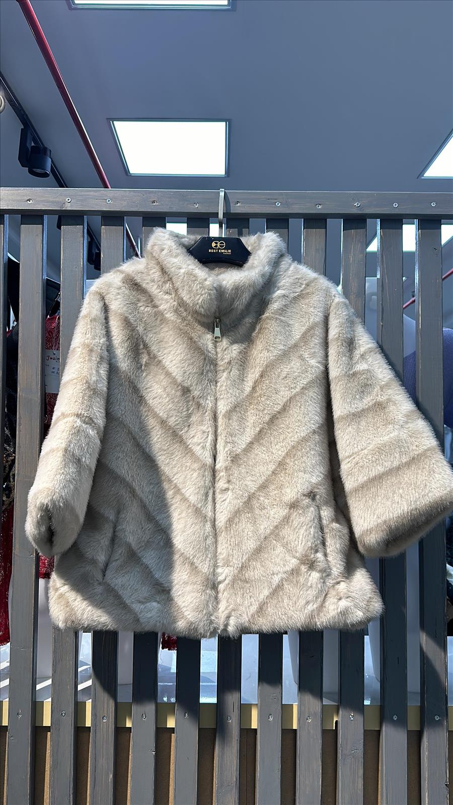 Yoken GmbH - Young Fashion Damenbekleidung