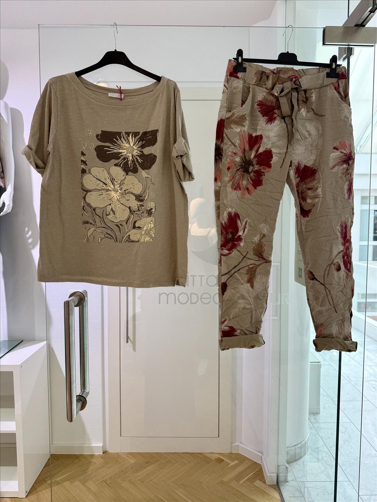 Modeagentur Ditta Boss e. K. - Damenbekleidung