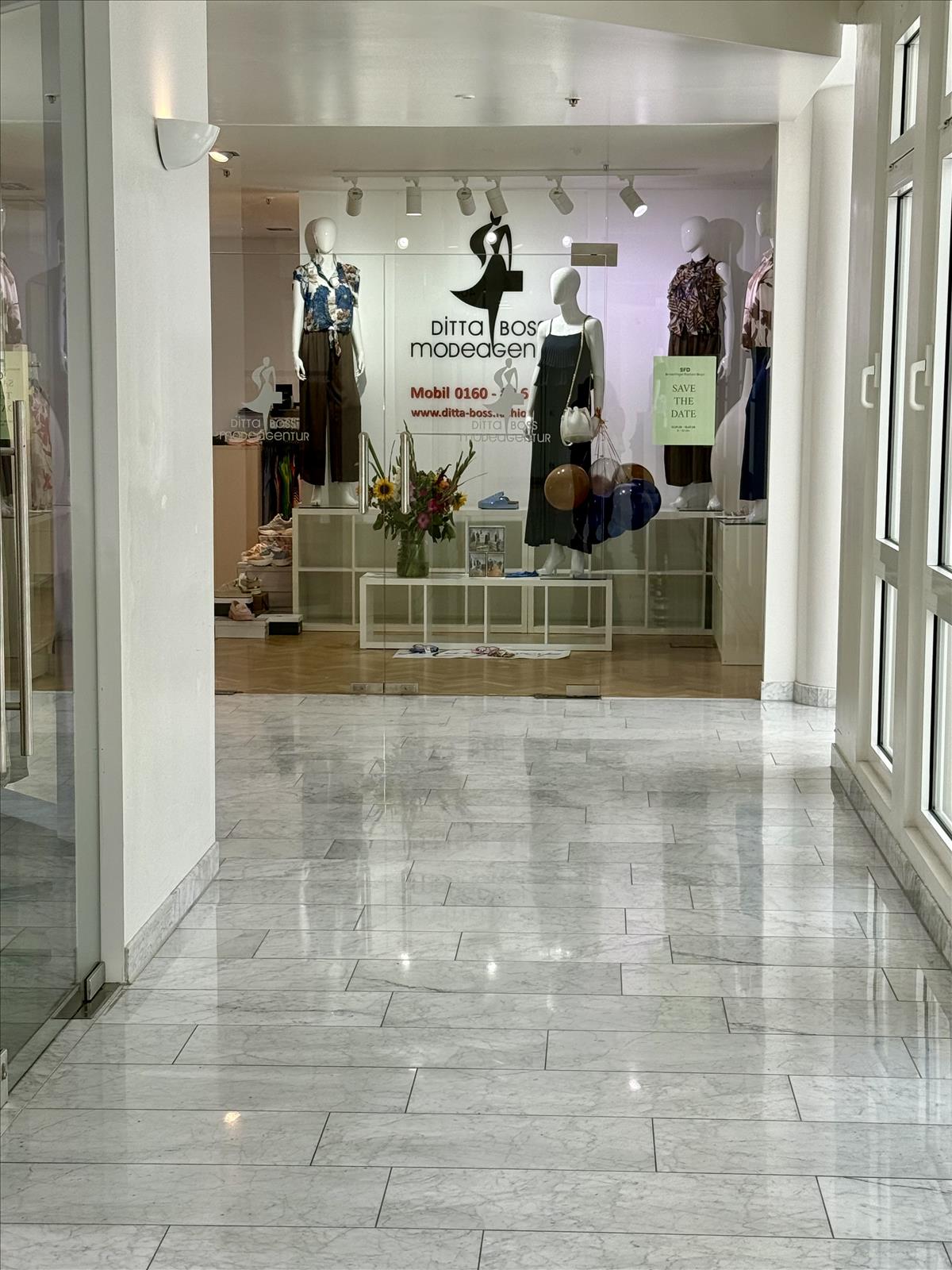Modeagentur Ditta Boss e. K. - Damenbekleidung