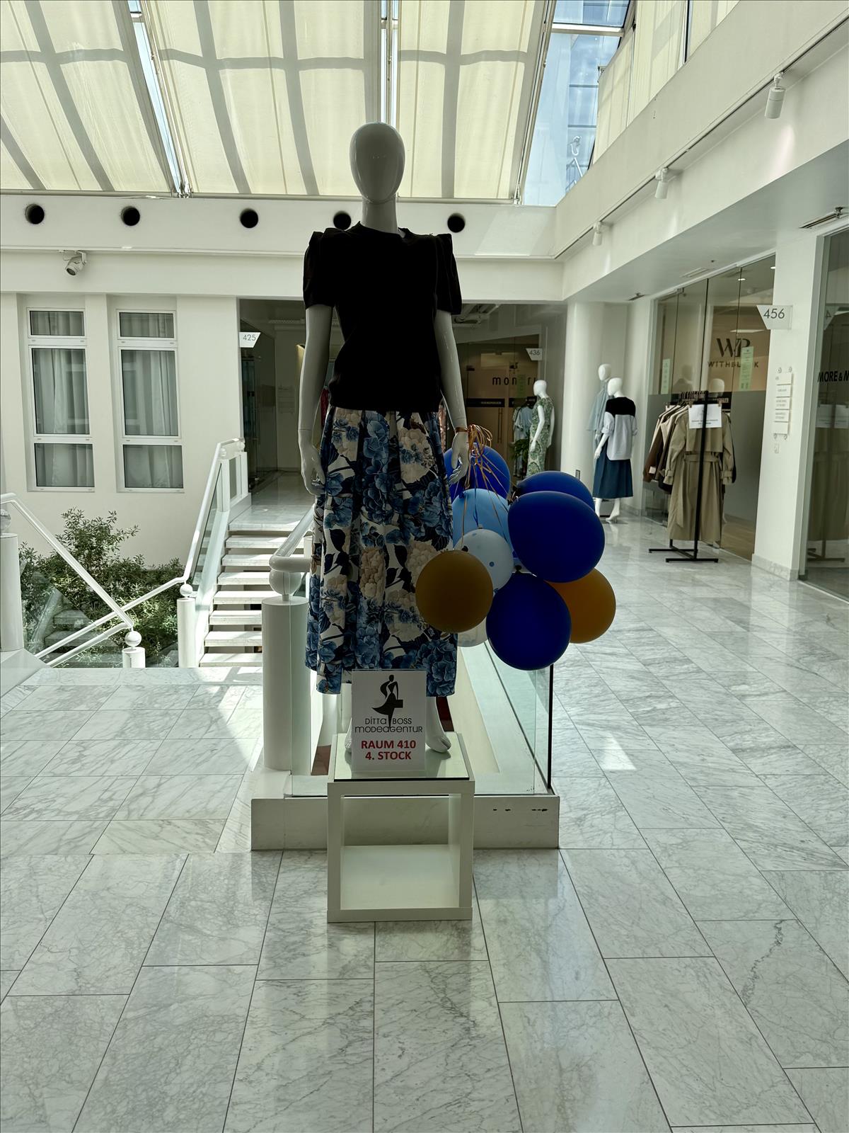 Modeagentur Ditta Boss e. K. - Damenbekleidung
