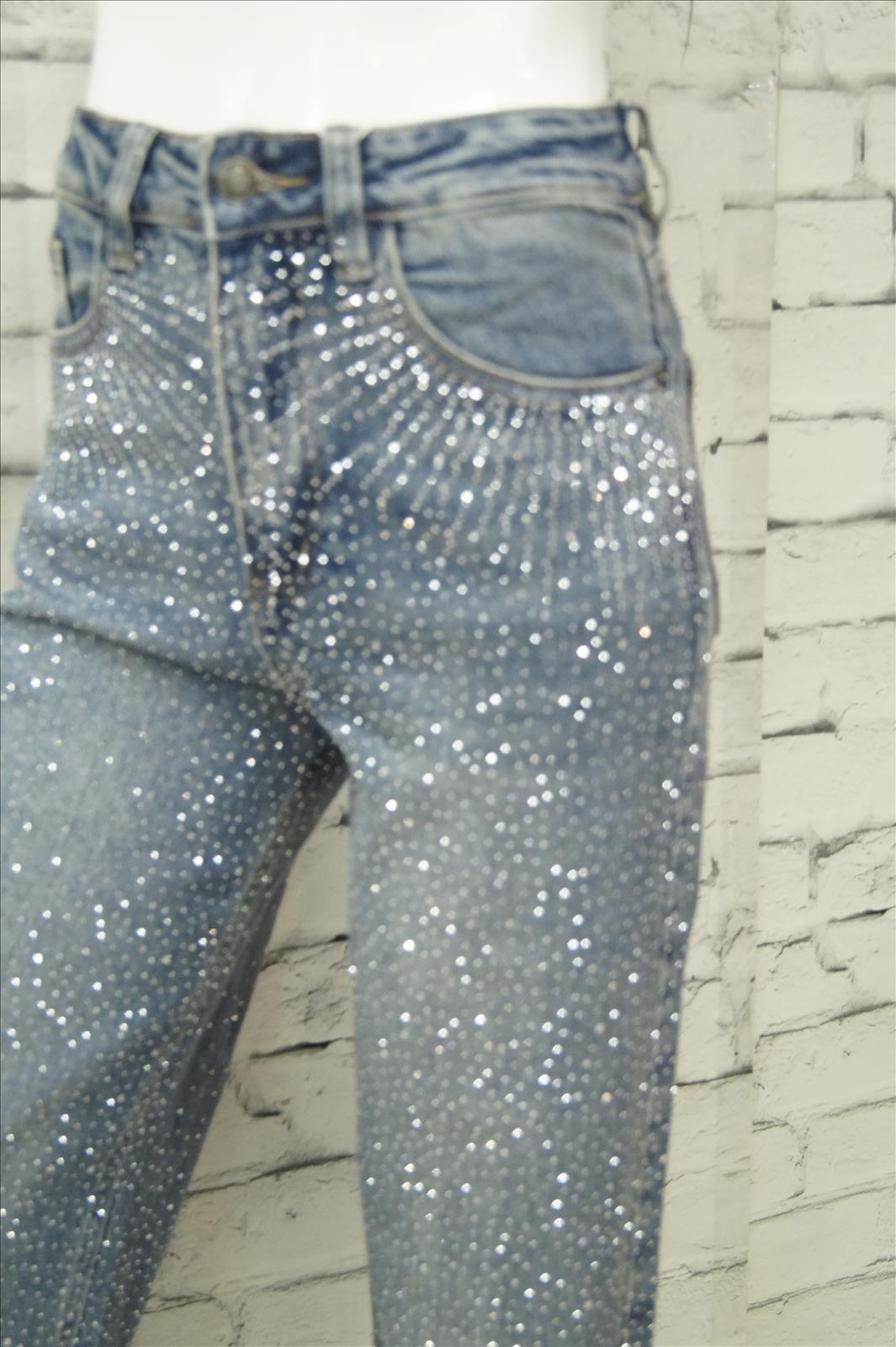 Bhatti Mode GmbH - Young fashion, DOB - Blusen, Hosen Jacken, Jeans, Kleider, Pullover etc.