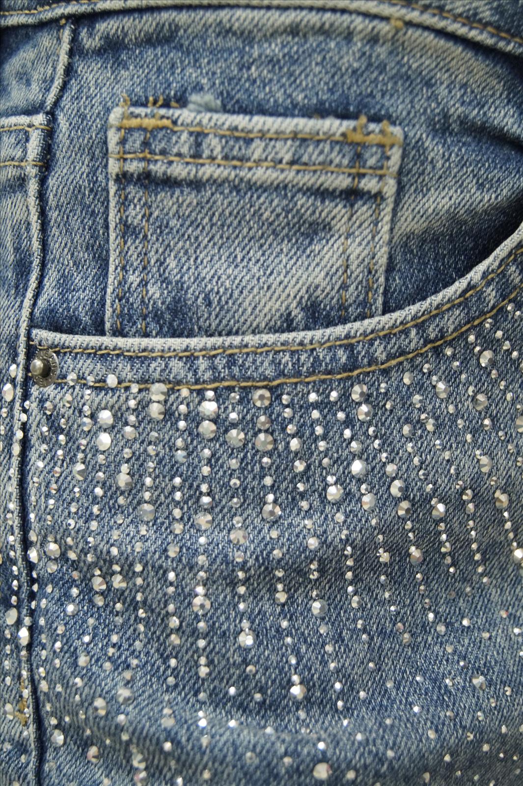 Bhatti Mode GmbH - Young fashion, DOB - Blusen, Hosen Jacken, Jeans, Kleider, Pullover etc.