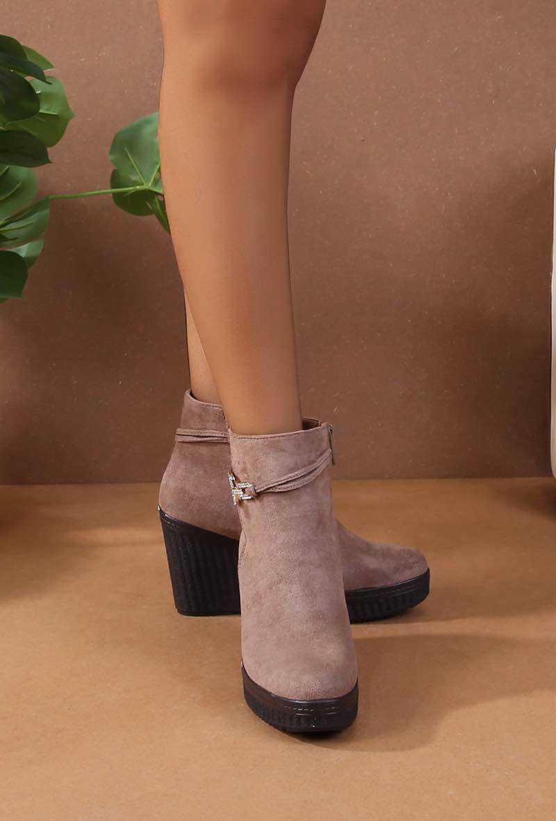 Lujah Shoes (Schuhgrosshandel)