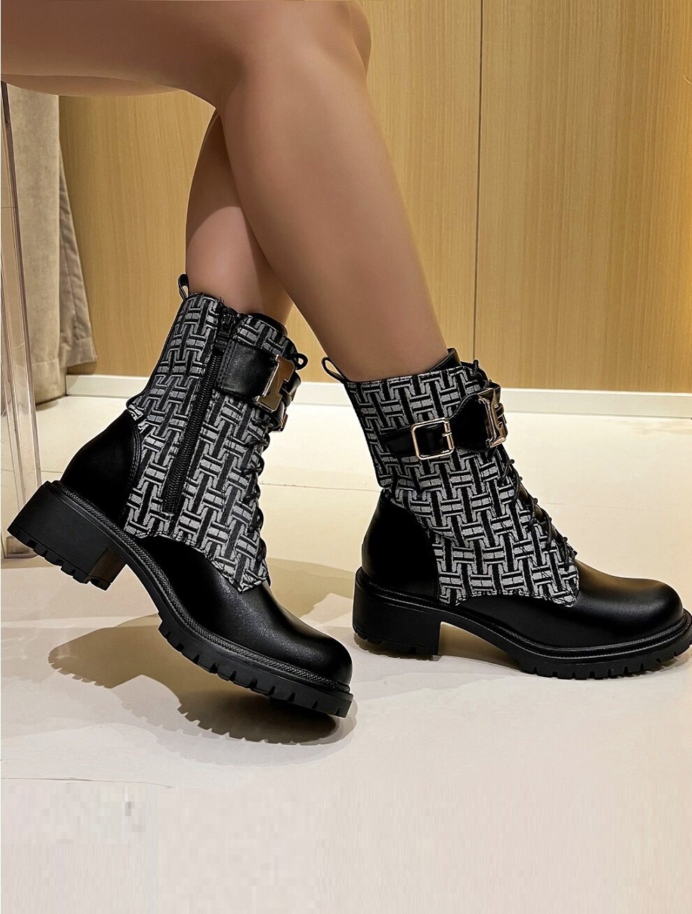 Lujah Shoes (Schuhgrosshandel)