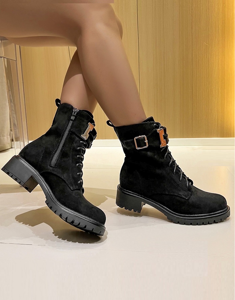 Lujah Shoes (Schuhgrosshandel)