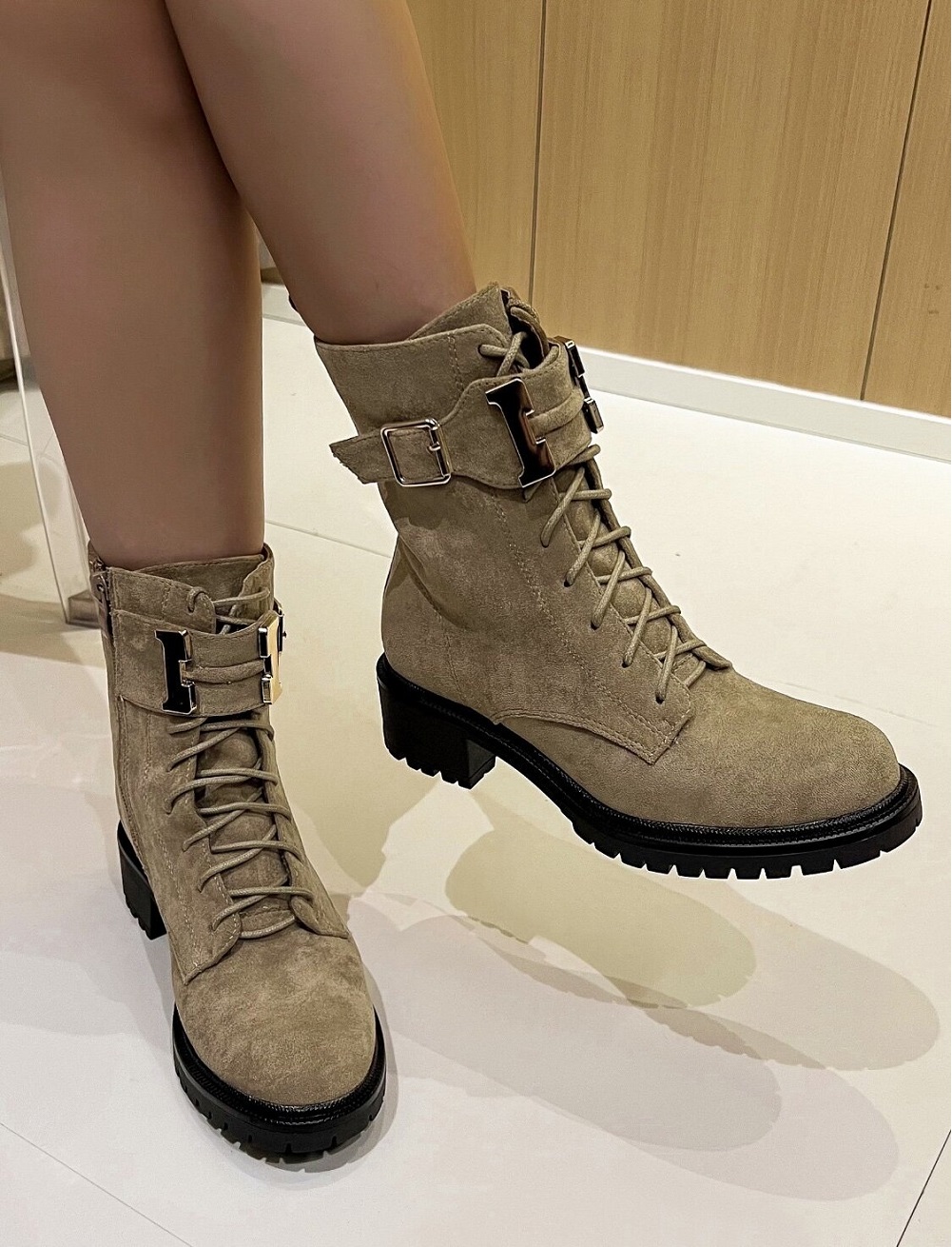 Lujah Shoes (Schuhgrosshandel)