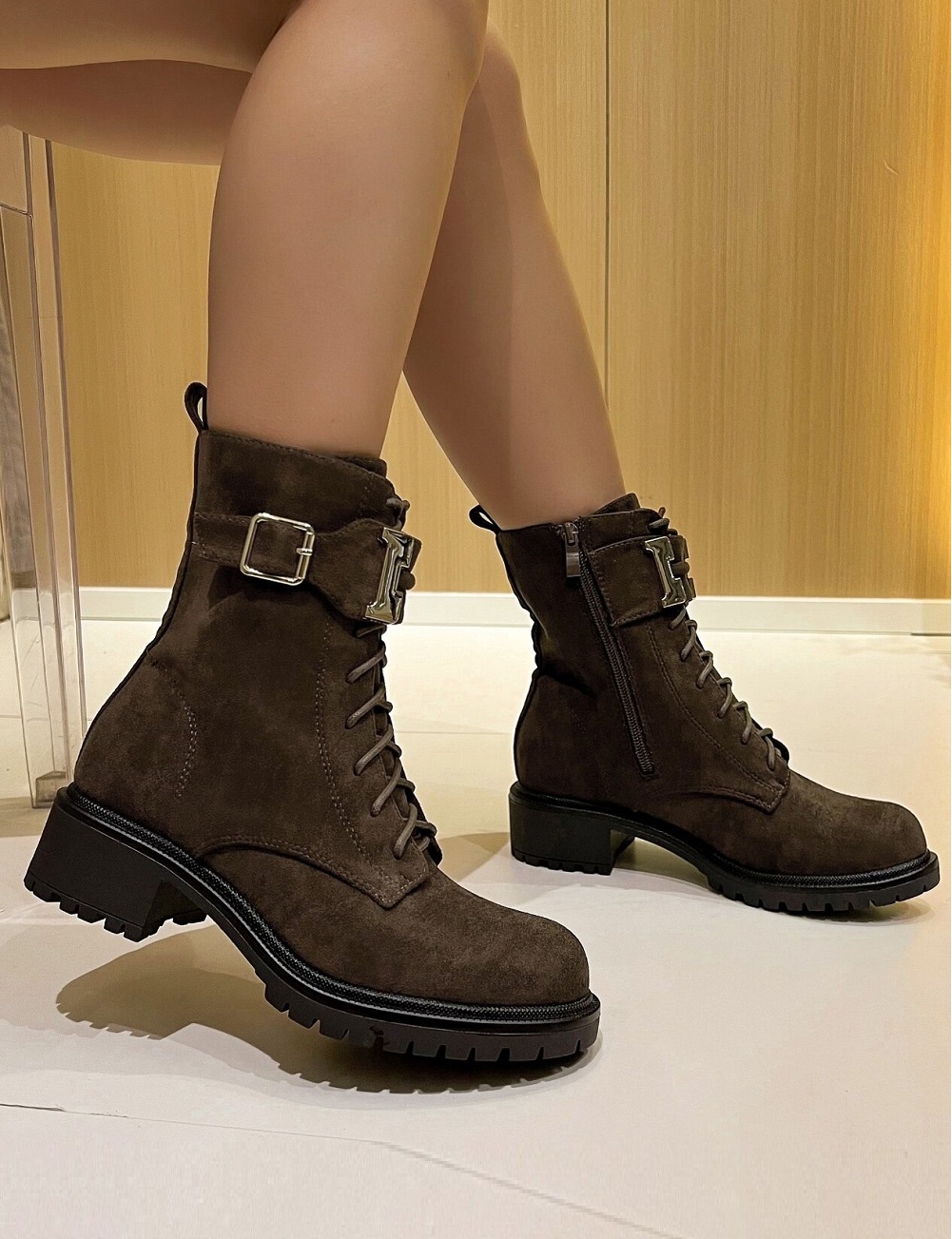 Lujah Shoes (Schuhgrosshandel)