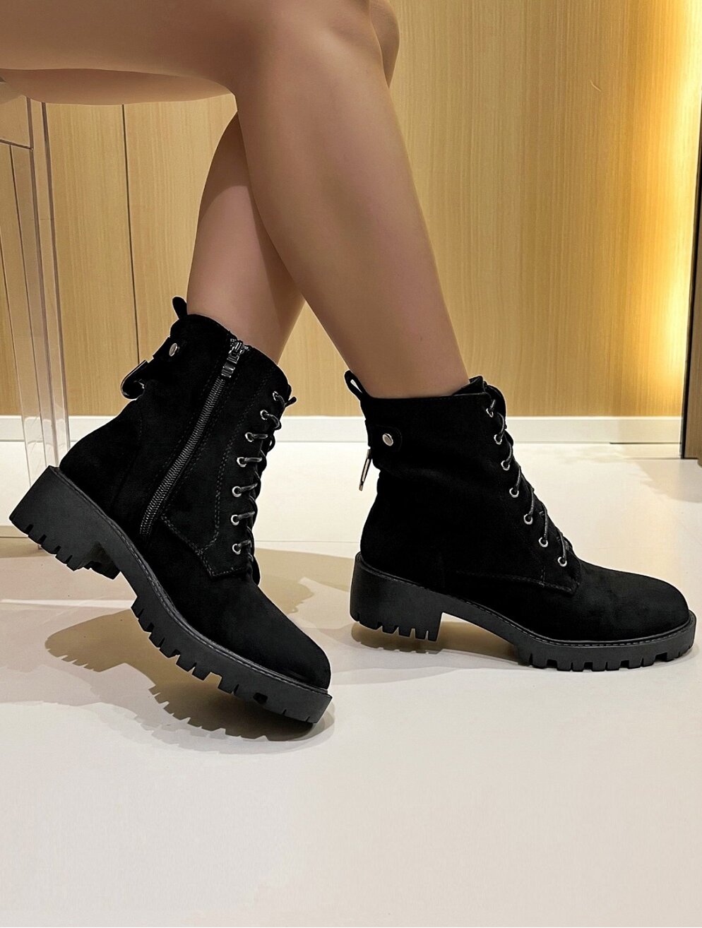 Lujah Shoes (Schuhgrosshandel)