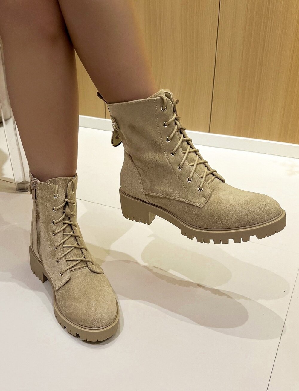 Lujah Shoes (Schuhgrosshandel)