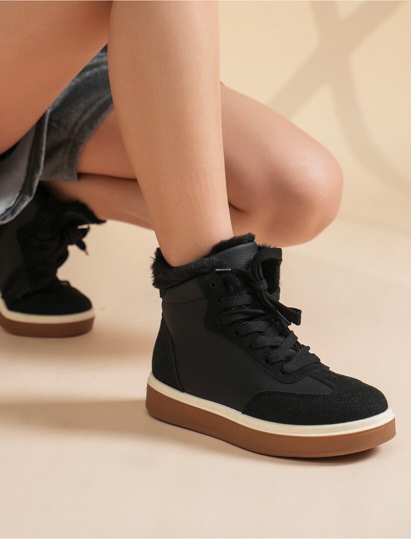 Lujah Shoes (Schuhgrosshandel)