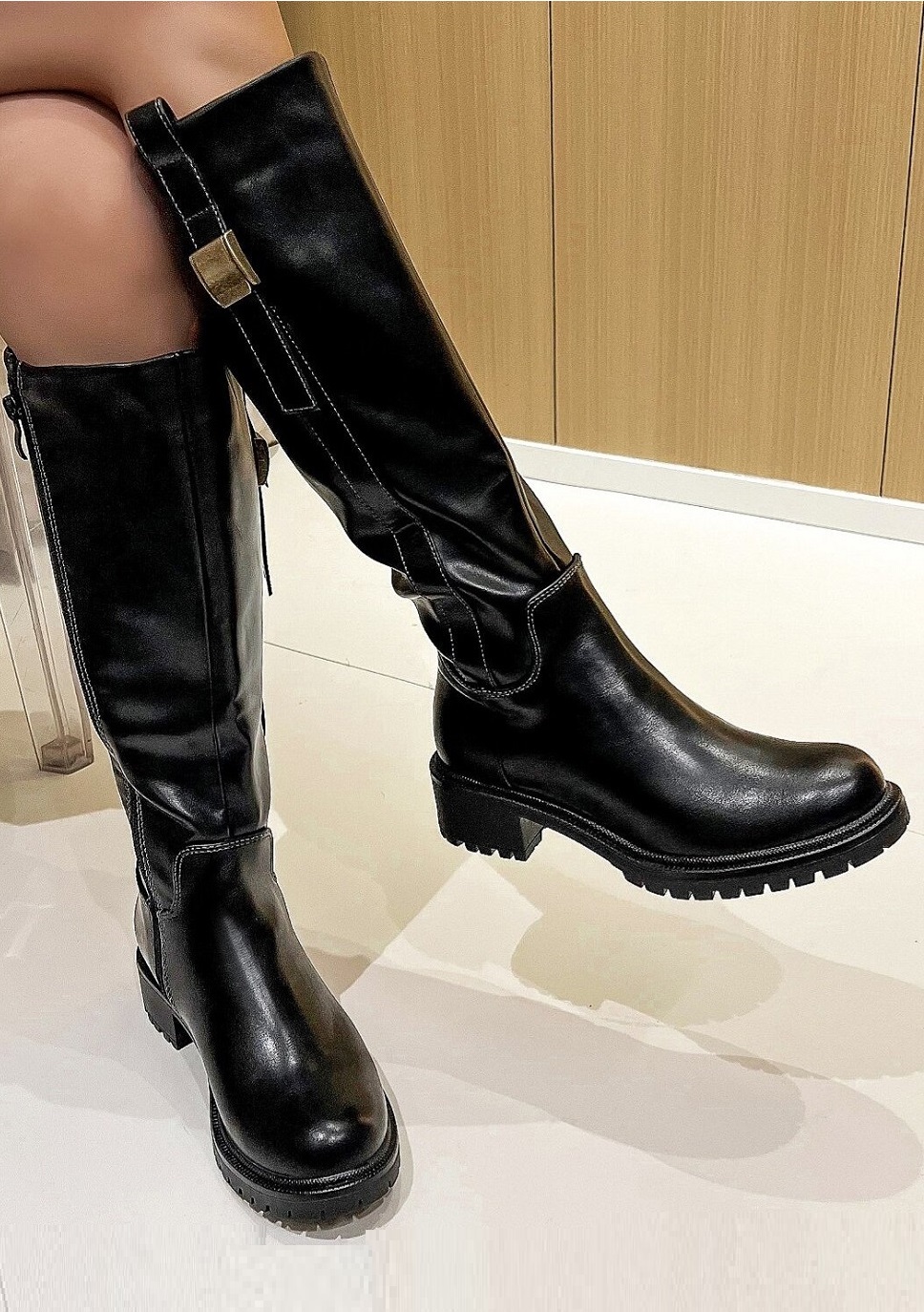 Lujah Shoes (Schuhgrosshandel)