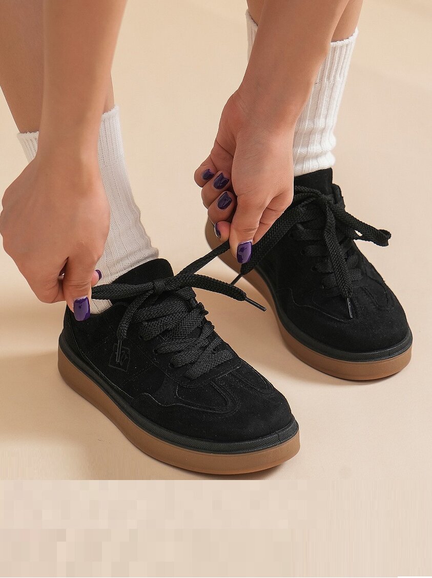Lujah Shoes (Schuhgrosshandel)