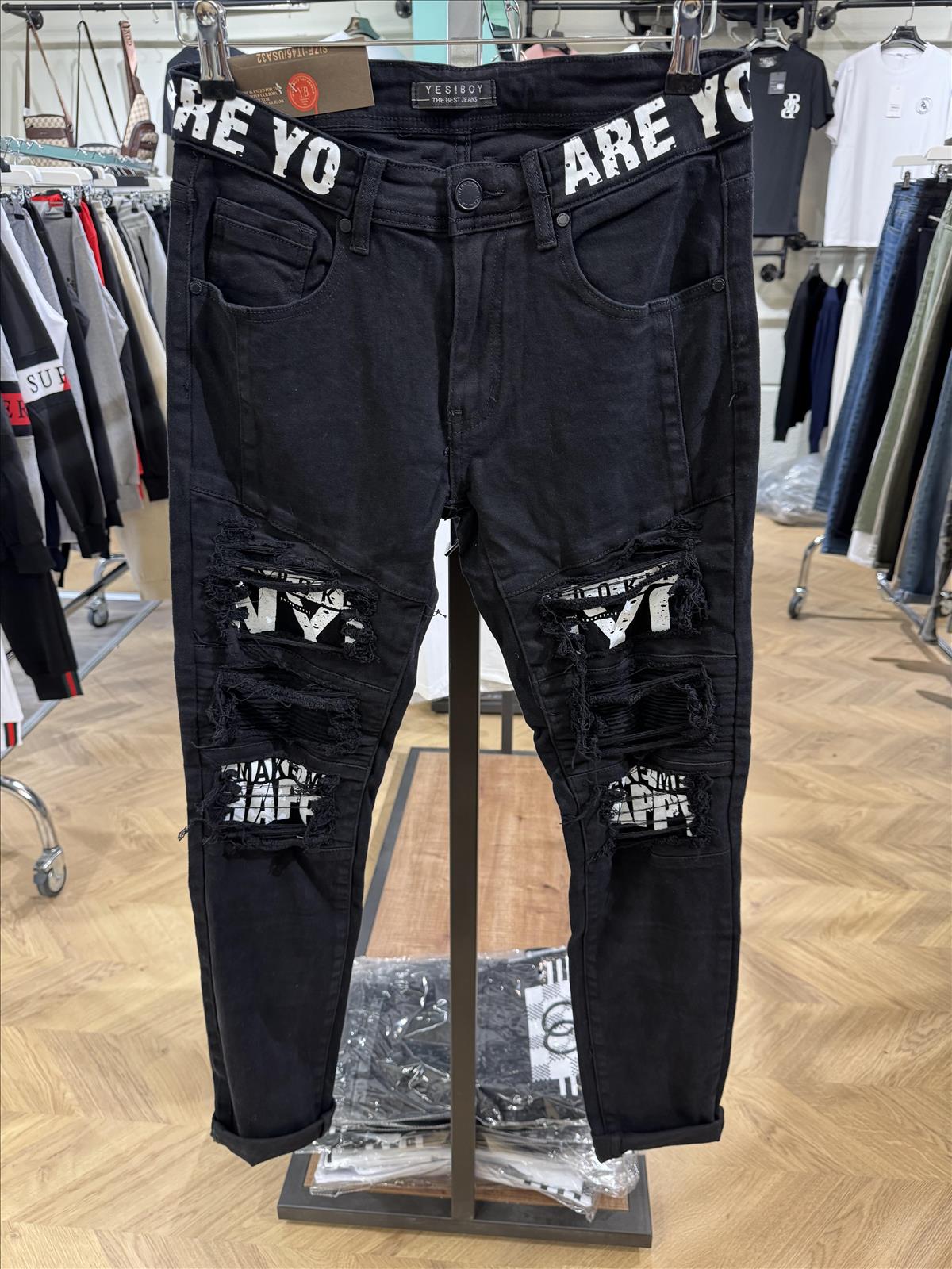 K&M Jeans GmbH - Damen & Herren Fashion