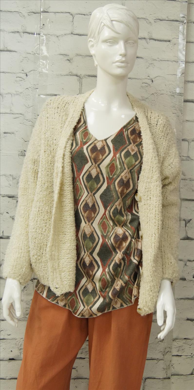 Bhatti Mode GmbH - Young fashion, DOB - Blusen, Hosen Jacken, Jeans, Kleider, Pullover etc.