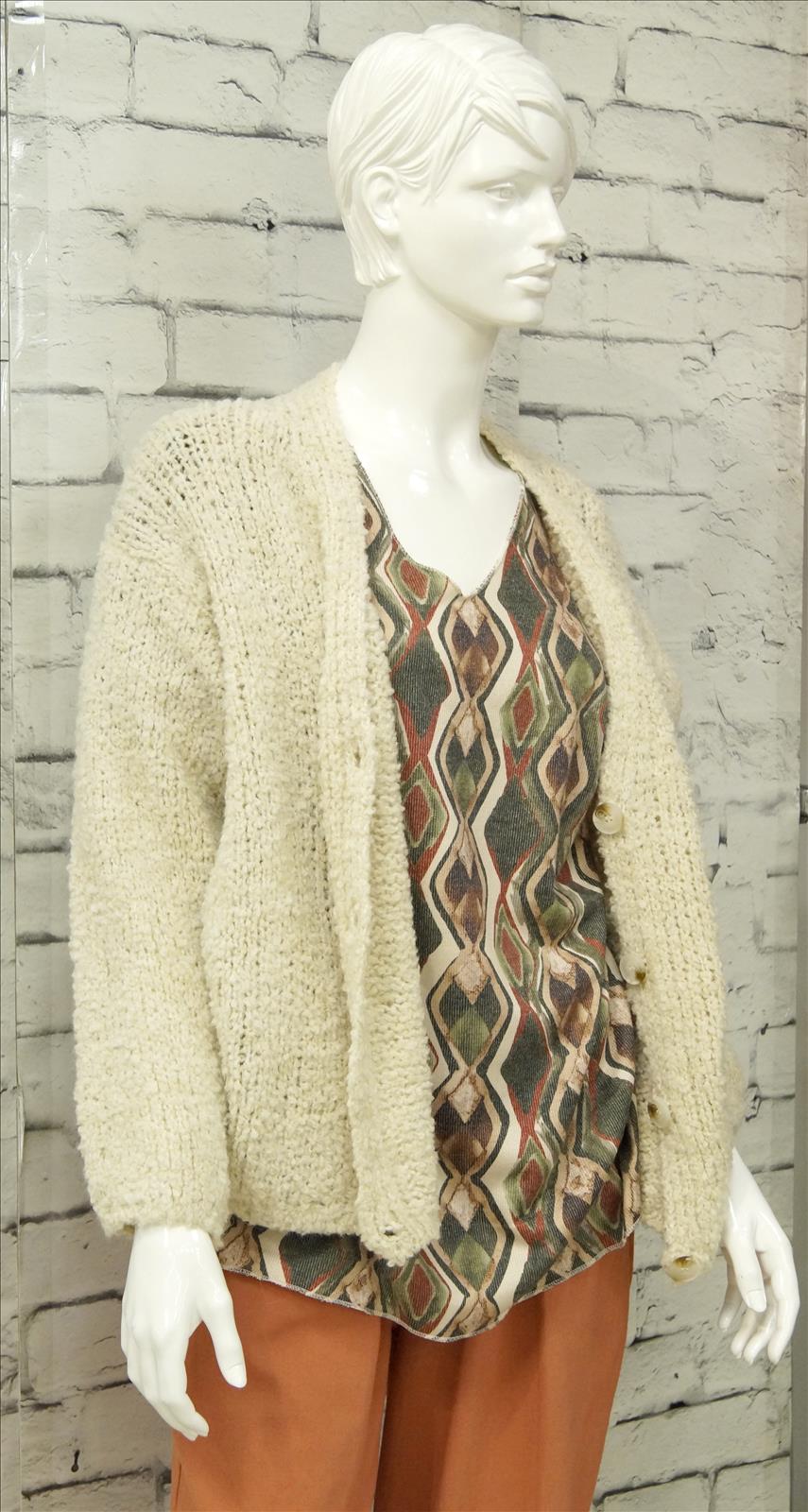 Bhatti Mode GmbH - Young fashion, DOB - Blusen, Hosen Jacken, Jeans, Kleider, Pullover etc.
