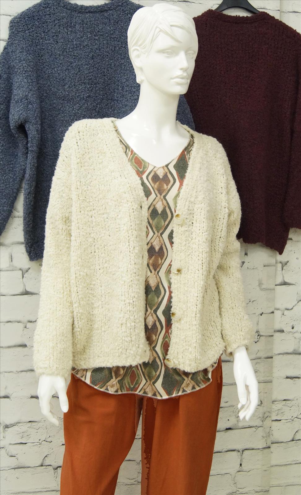 Bhatti Mode GmbH - Young fashion, DOB - Blusen, Hosen Jacken, Jeans, Kleider, Pullover etc.