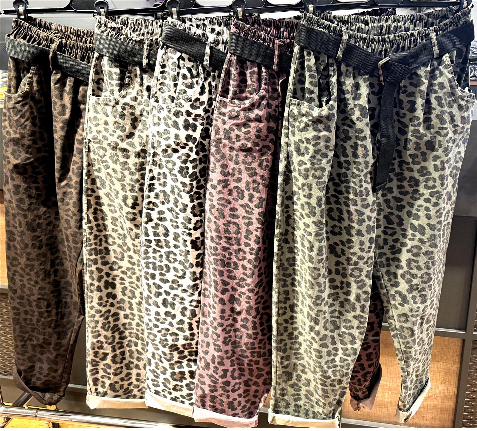 LB new fashion GmbH & Co KG - DOB, Accessoires, Young Fashion, Big Sizes - Eschborn