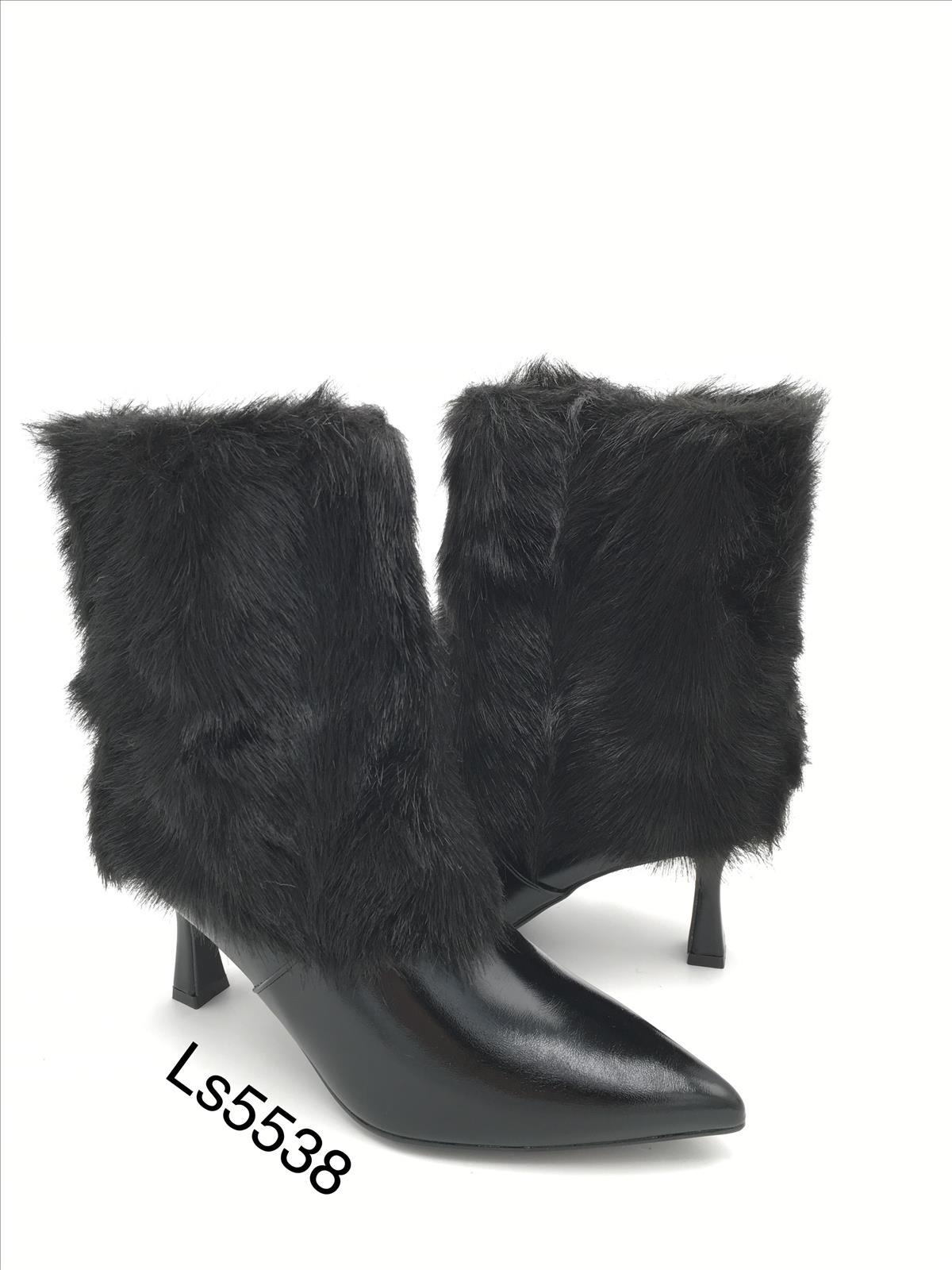 King Dragon Trade Development GmbH - Lucky Shoes