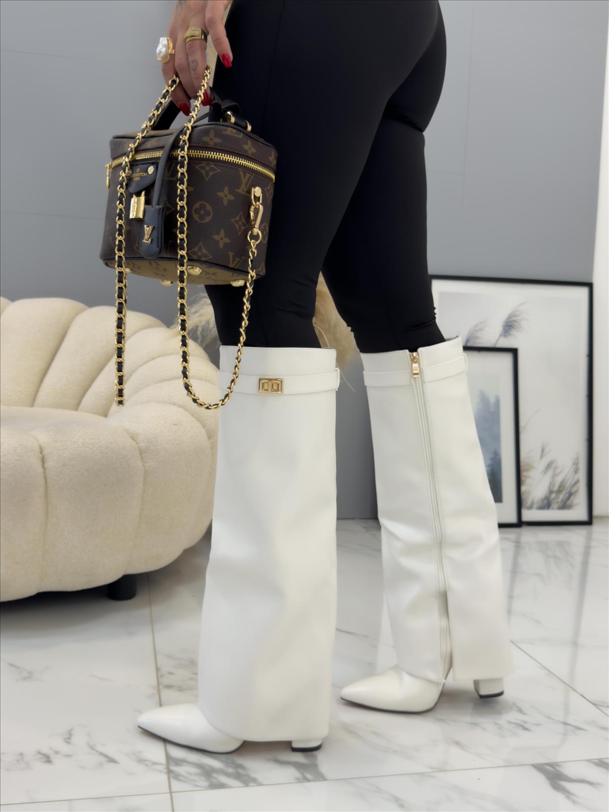 efashion s.r.o. - DOB;Accesoires;Schuhe;Young Fashion - Medvedov