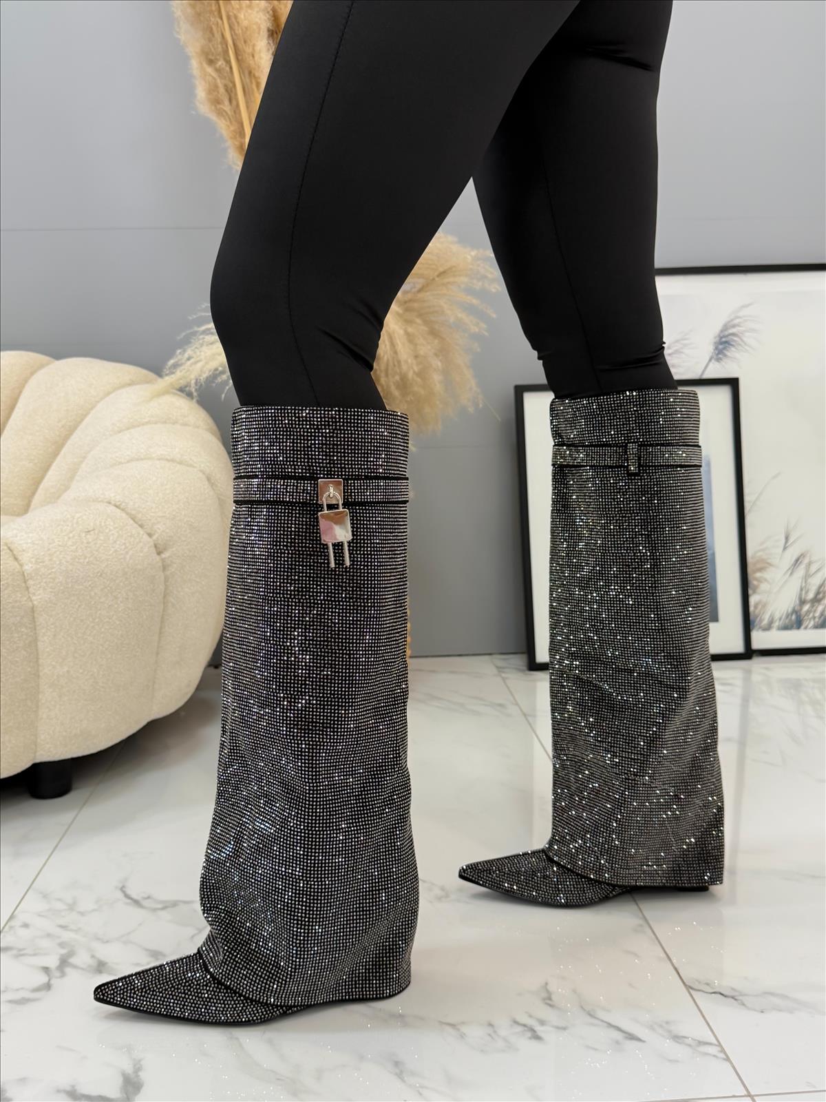 efashion s.r.o. - DOB;Accesoires;Schuhe;Young Fashion - Medvedov