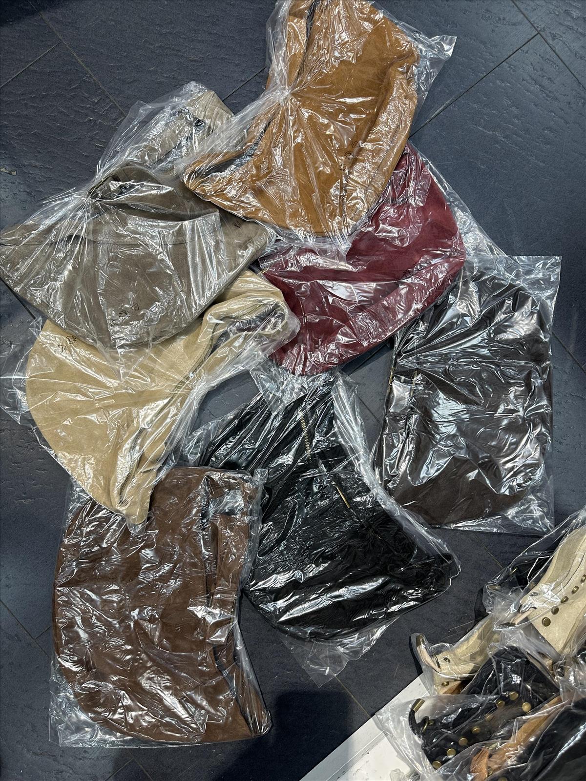 JACKY & JUSTIN GMBH - Damenaccessoires, Lederwaren
