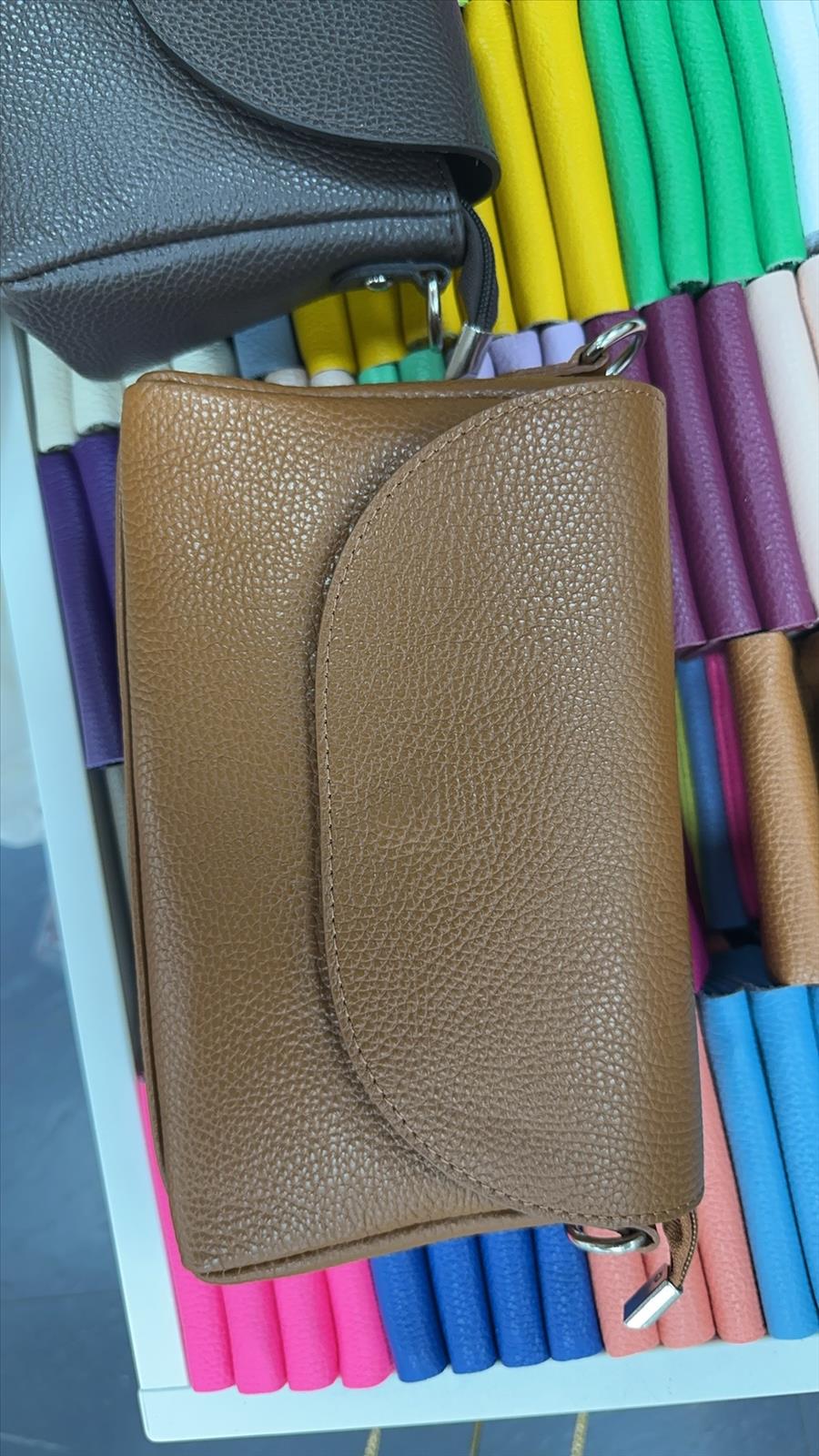 JACKY & JUSTIN GMBH - Damenaccessoires, Lederwaren