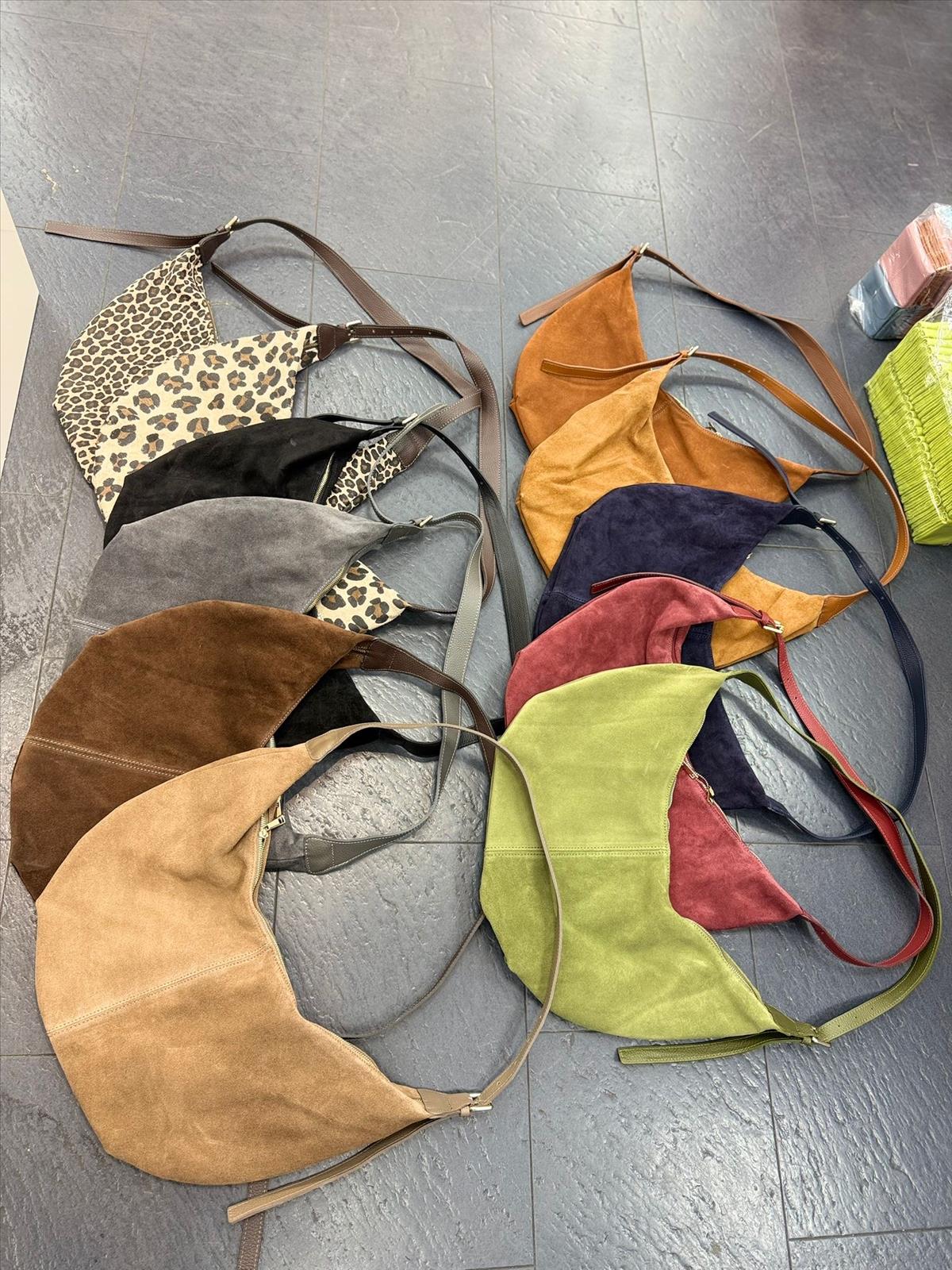 JACKY & JUSTIN GMBH - Damenaccessoires, Lederwaren