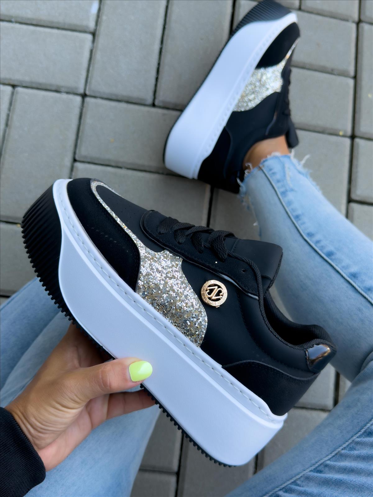 efashion s.r.o. - DOB;Accesoires;Schuhe;Young Fashion - Medvedov