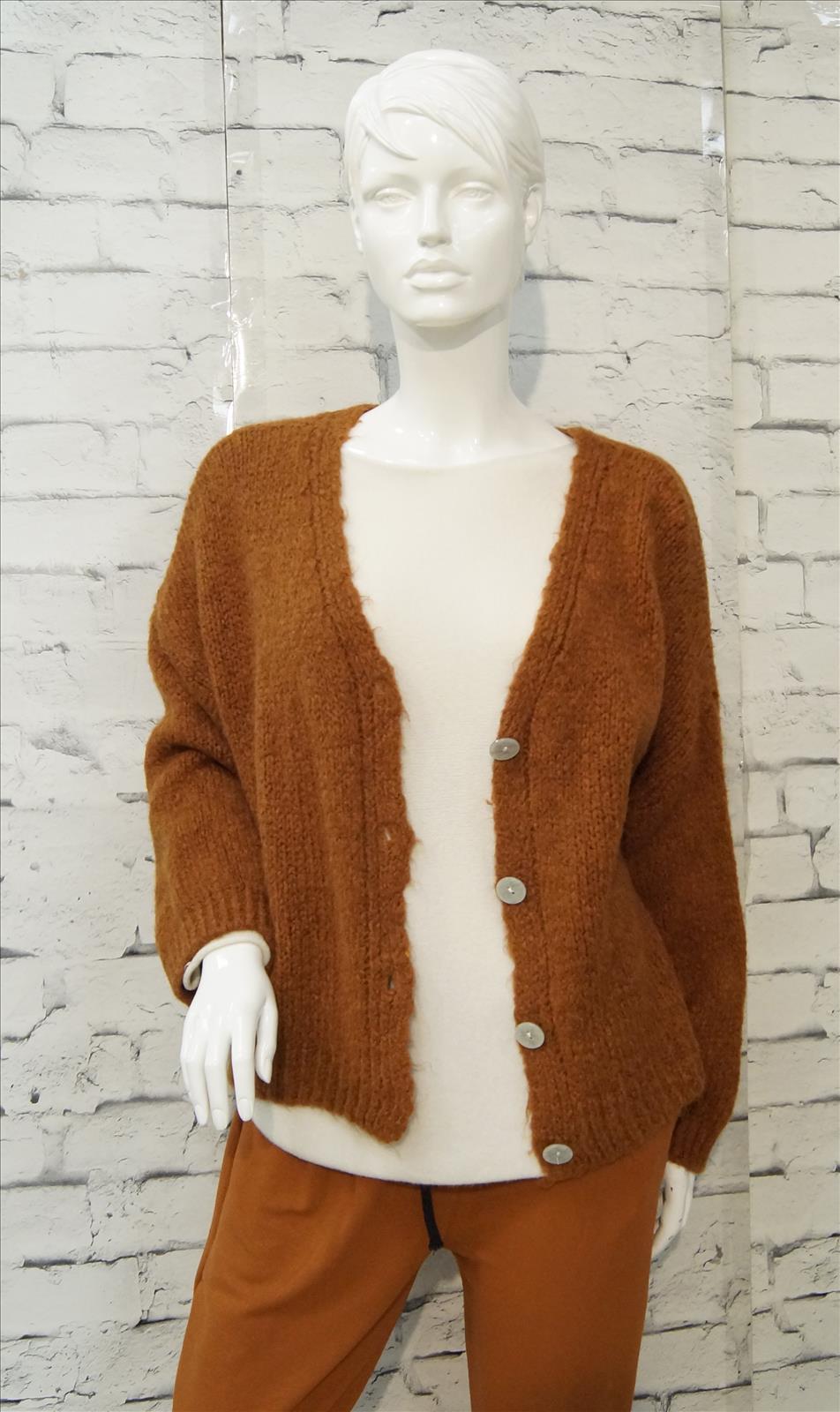 Bhatti Mode GmbH - Young fashion, DOB - Blusen, Hosen Jacken, Jeans, Kleider, Pullover etc.