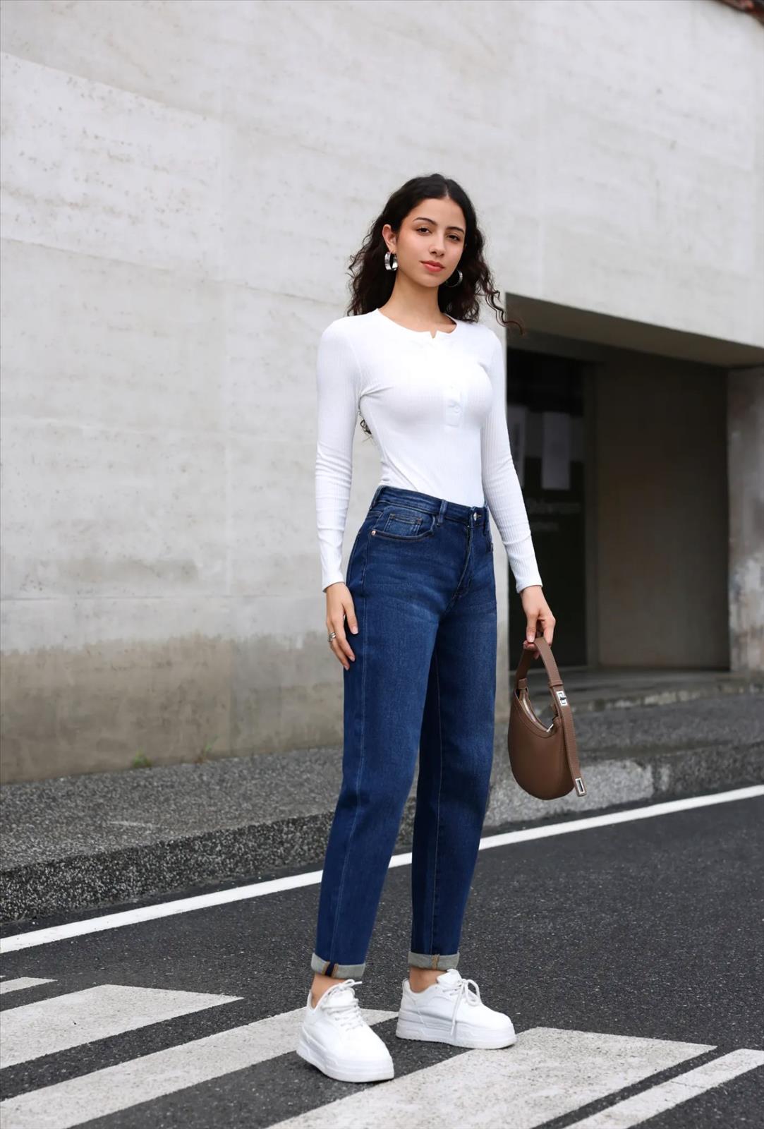 LB new fashion GmbH & Co KG - DOB, Accessoires, Young Fashion, Big Sizes - Eschborn