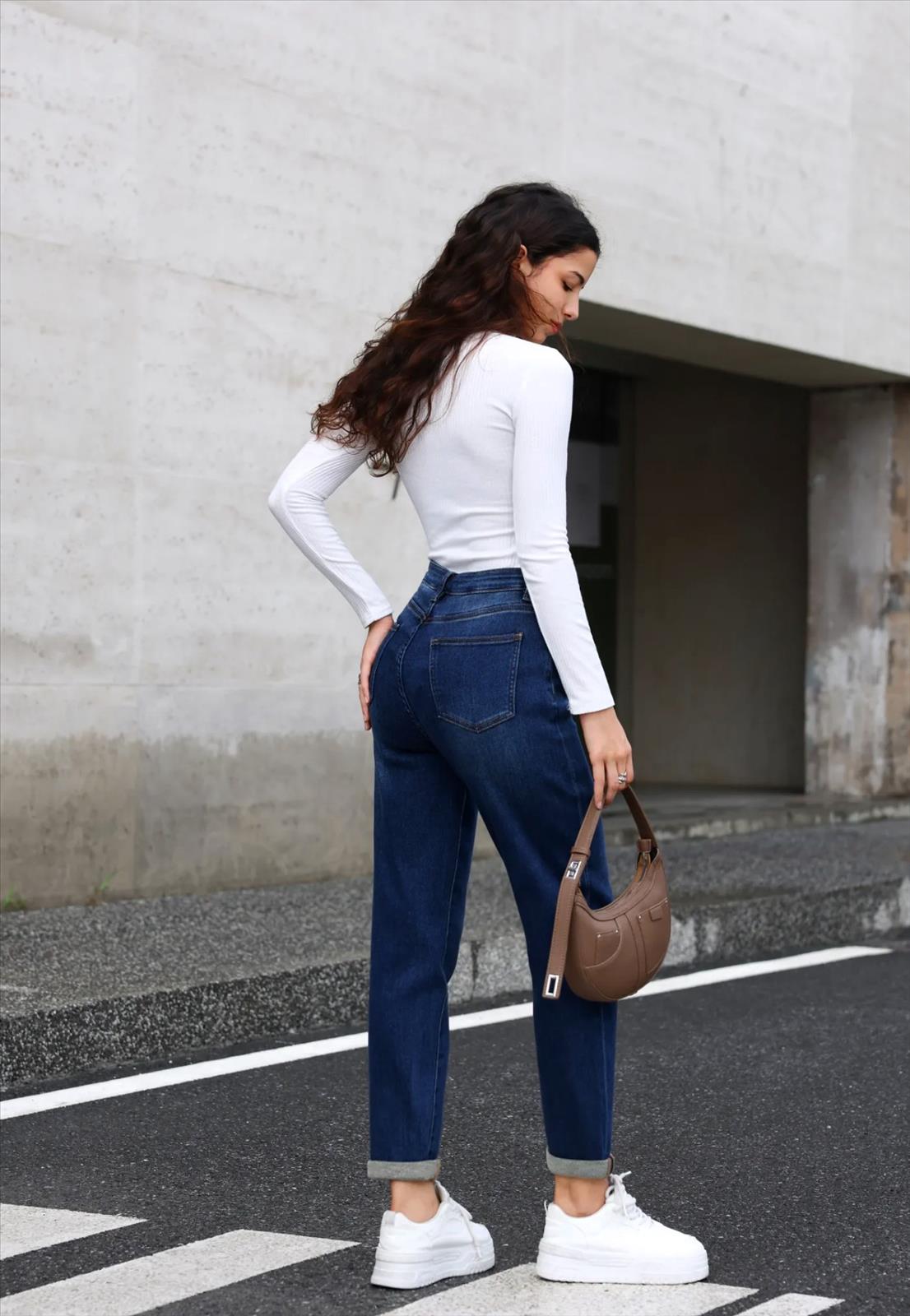 LB new fashion GmbH & Co KG - DOB, Accessoires, Young Fashion, Big Sizes - Eschborn