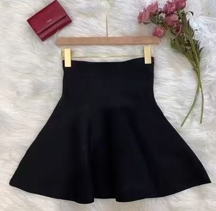 LB new fashion GmbH & Co KG - DOB, Accessoires, Young Fashion, Big Sizes - Eschborn