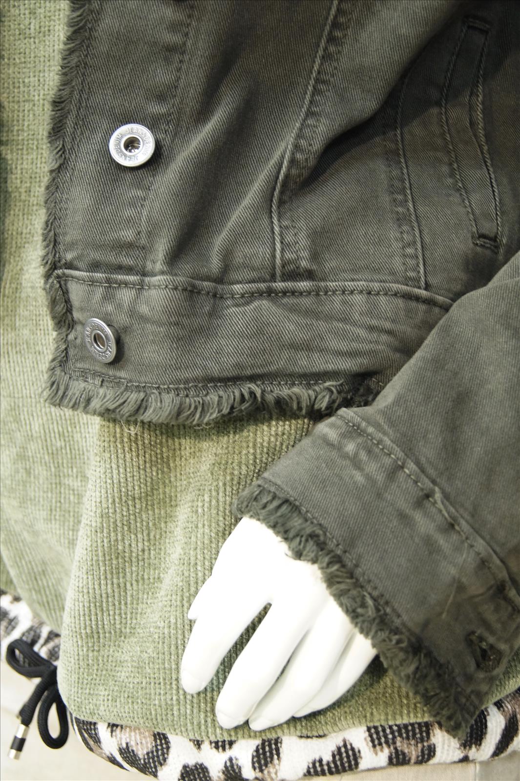 Bhatti Mode GmbH - Young fashion, DOB - Blusen, Hosen Jacken, Jeans, Kleider, Pullover etc.