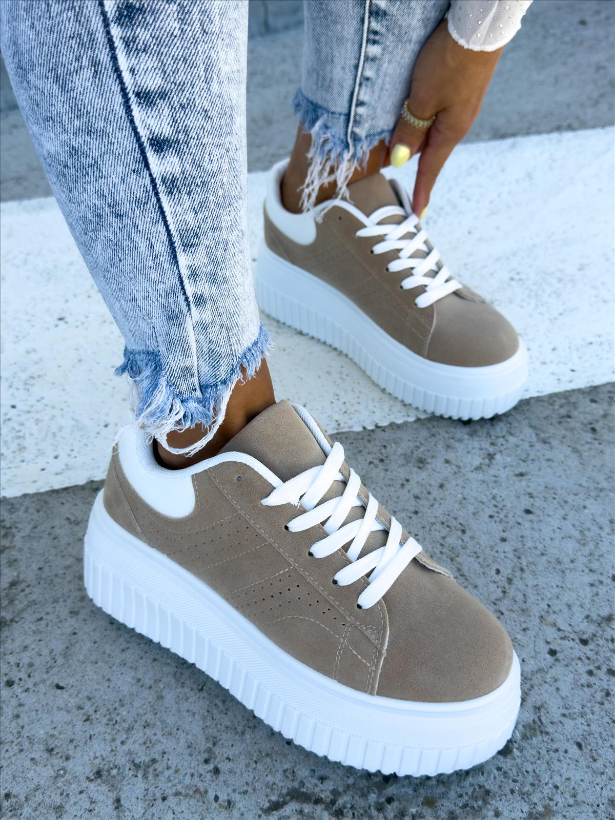 efashion s.r.o. - DOB;Accesoires;Schuhe;Young Fashion - Medvedov