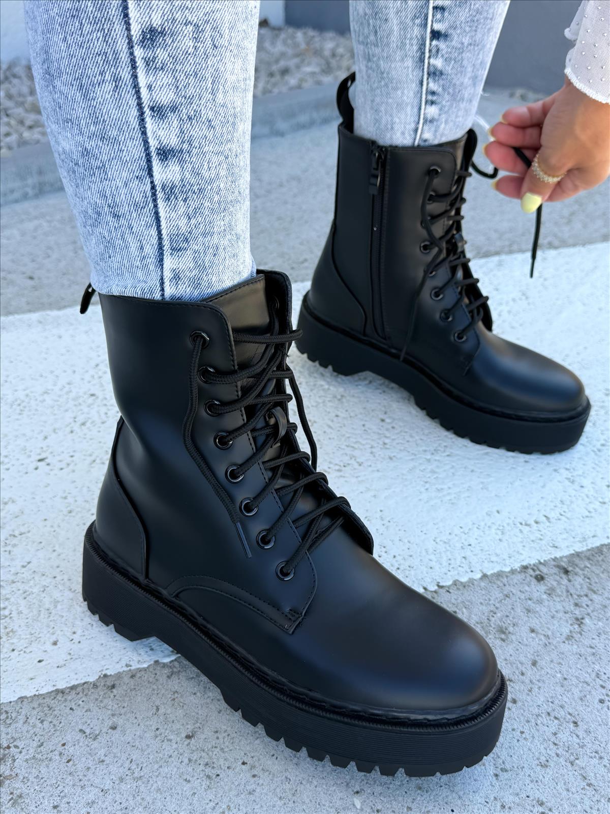 efashion s.r.o. - DOB;Accesoires;Schuhe;Young Fashion - Medvedov