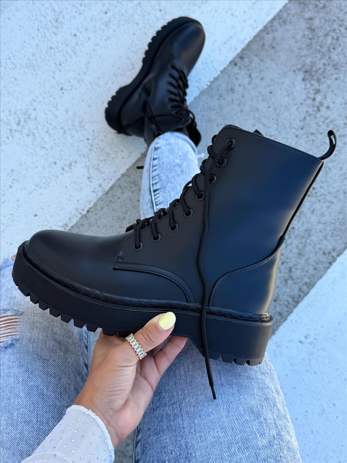 efashion s.r.o. - DOB;Accesoires;Schuhe;Young Fashion - Medvedov