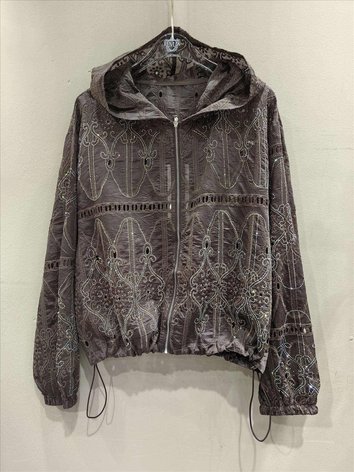 Miss Furs GmbH - MISS FURS Damenmode - Accessoires, Sportswear, Jeans, Tops, Bags