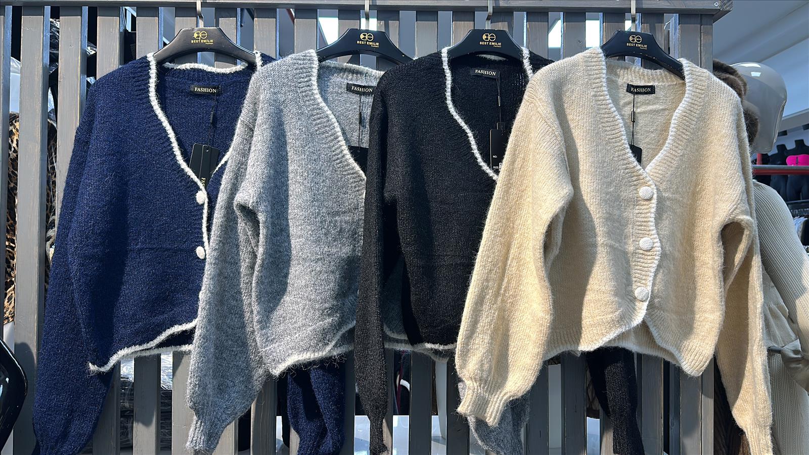 Yoken GmbH - Young Fashion Damenbekleidung