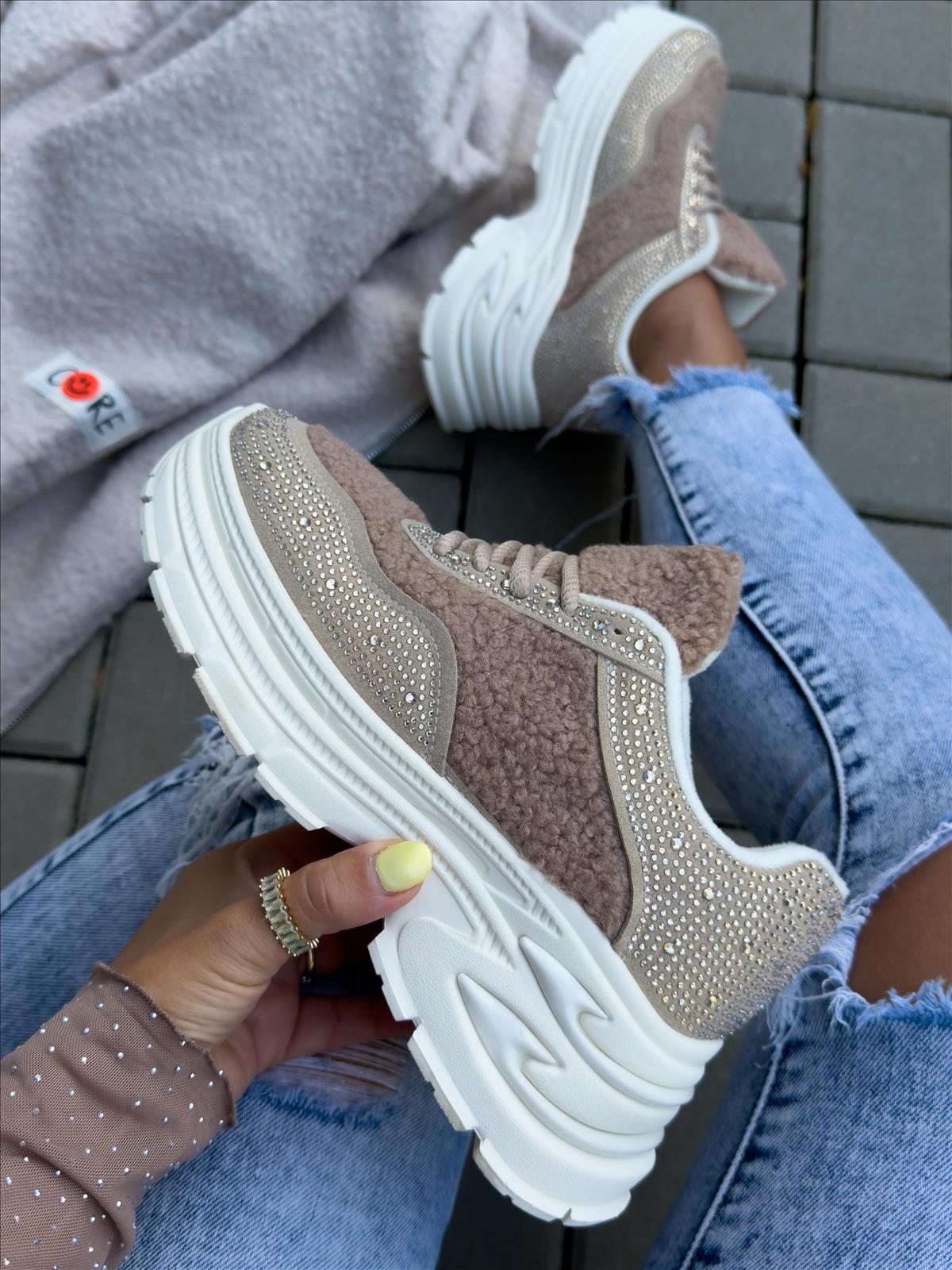 efashion s.r.o. - DOB;Accesoires;Schuhe;Young Fashion - Medvedov