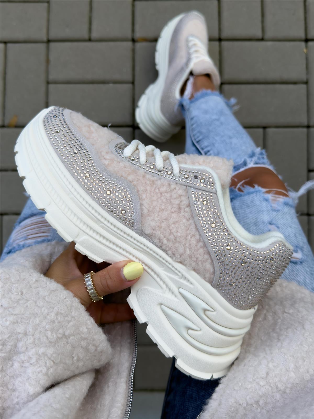 efashion s.r.o. - DOB;Accesoires;Schuhe;Young Fashion - Medvedov