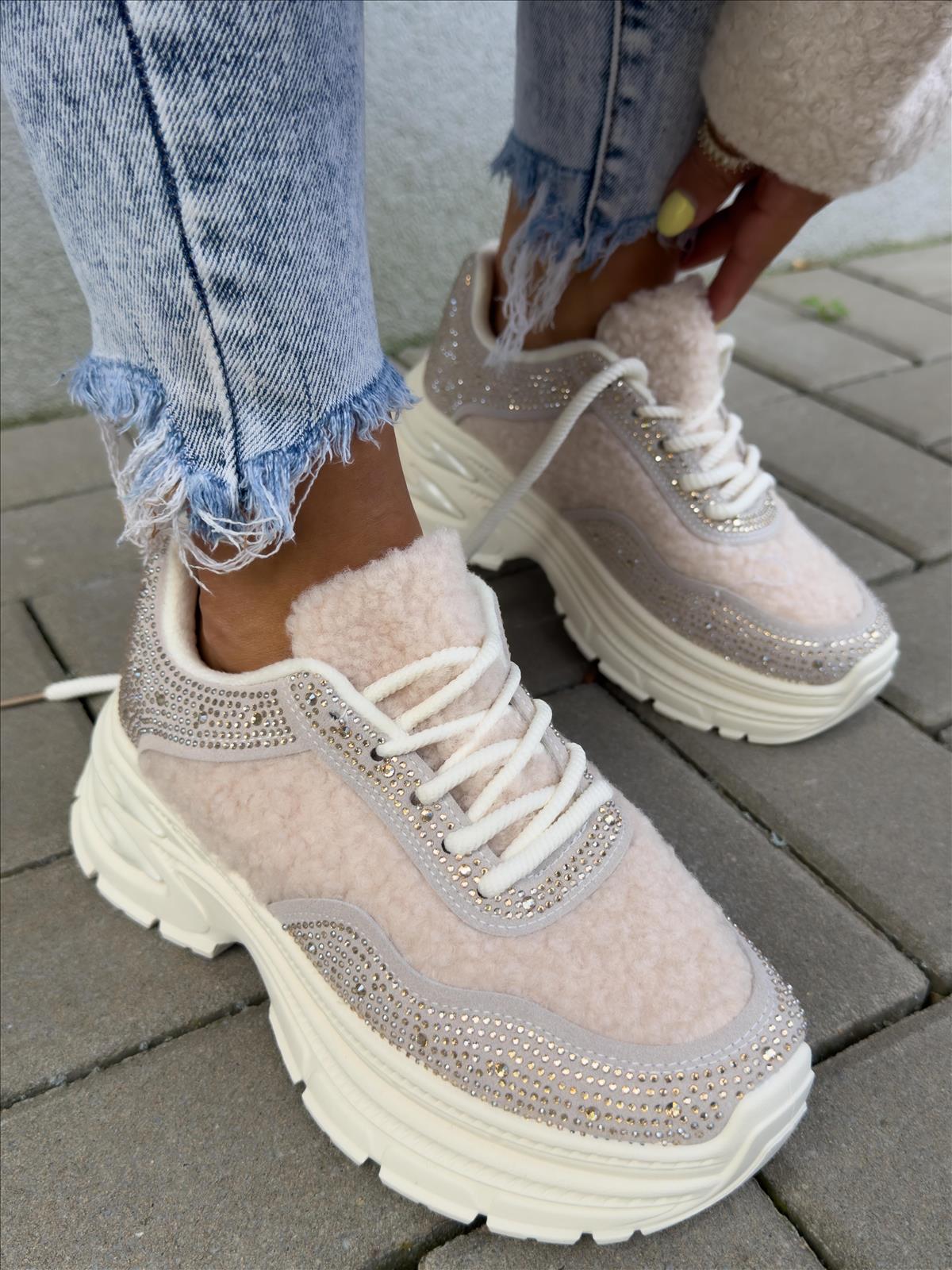 efashion s.r.o. - DOB;Accesoires;Schuhe;Young Fashion - Medvedov