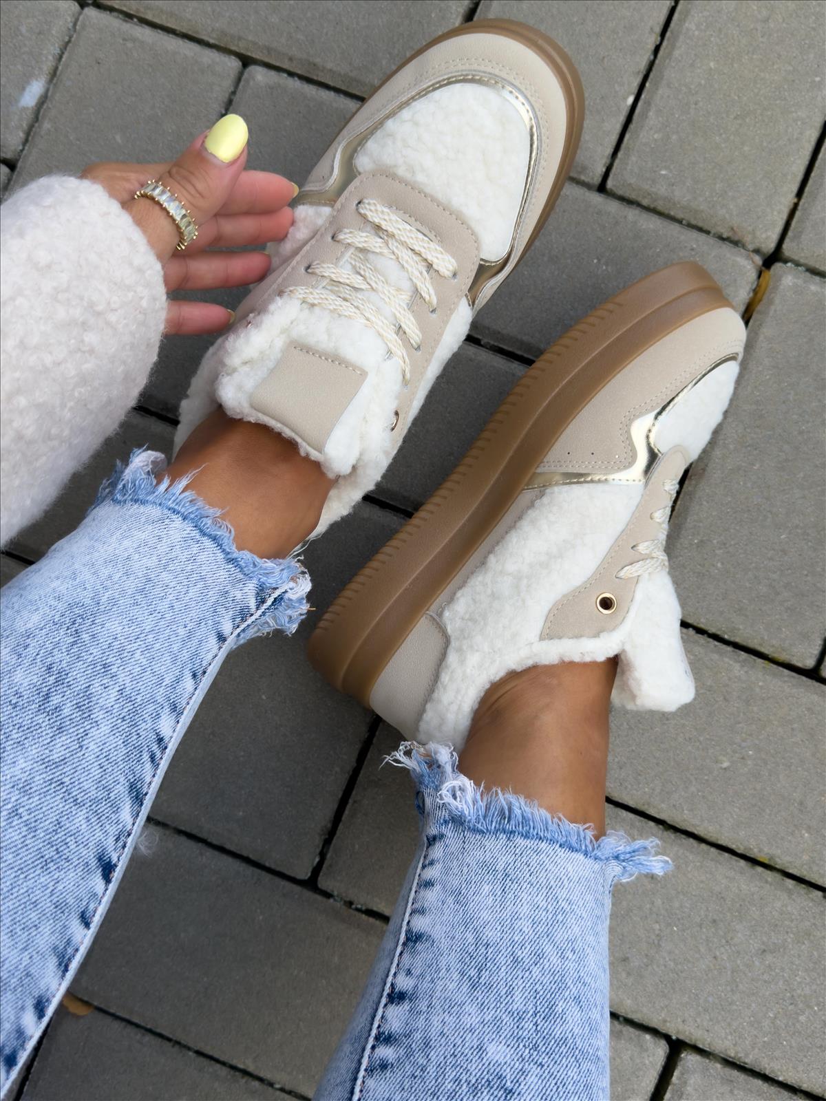 efashion s.r.o. - DOB;Accesoires;Schuhe;Young Fashion - Medvedov