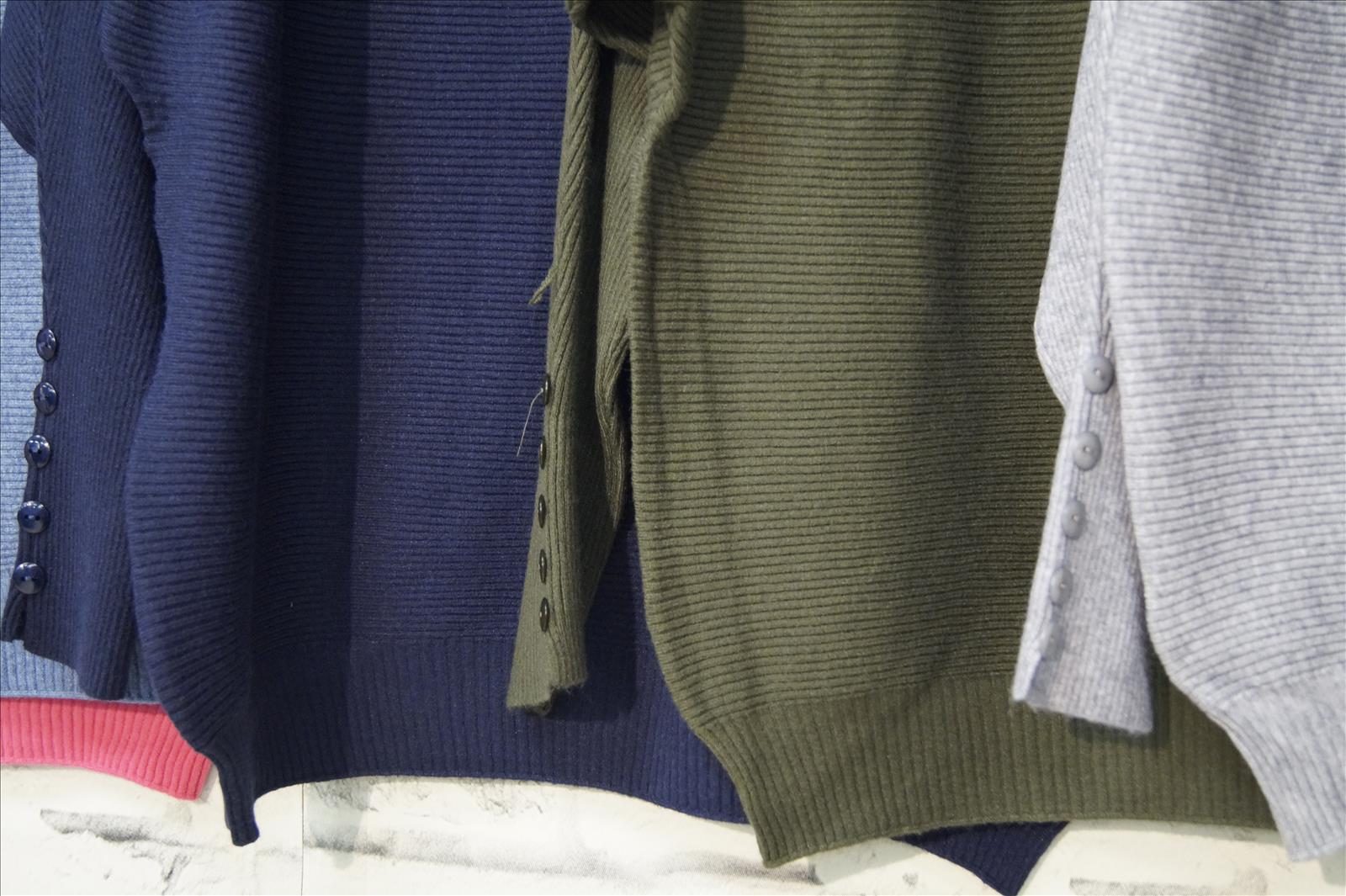 Bhatti Mode GmbH - Young fashion, DOB - Blusen, Hosen Jacken, Jeans, Kleider, Pullover etc.